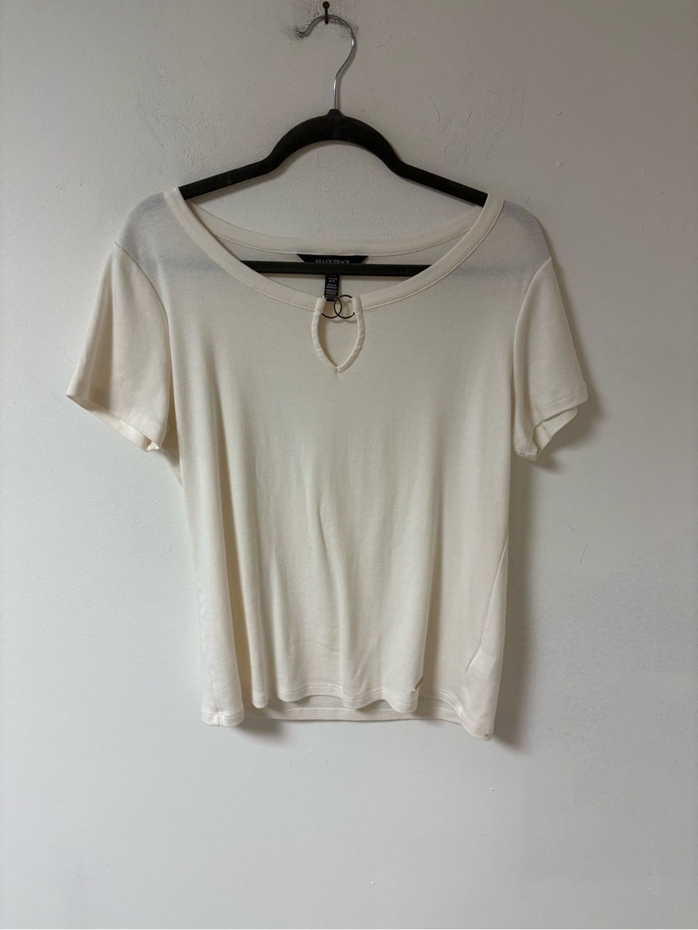 Ellen Tracy Womens  Cream Short Sleeve Tee with Front Loop Detail Medium